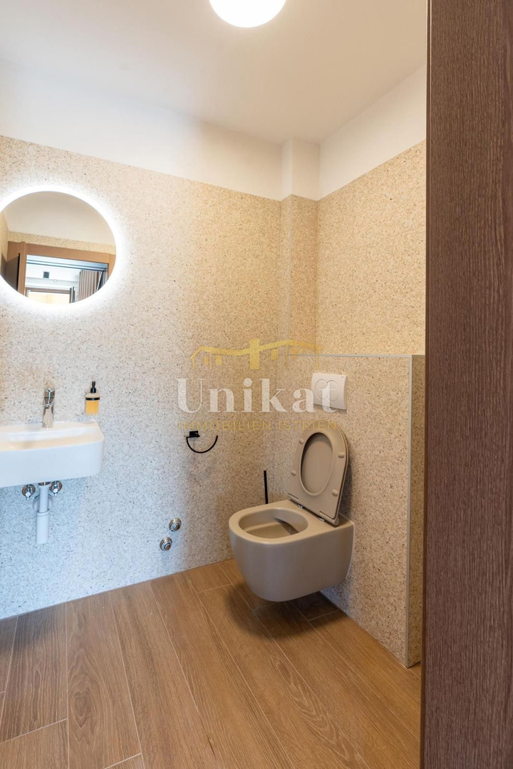 Casa in pietra ristrutturata con piscina